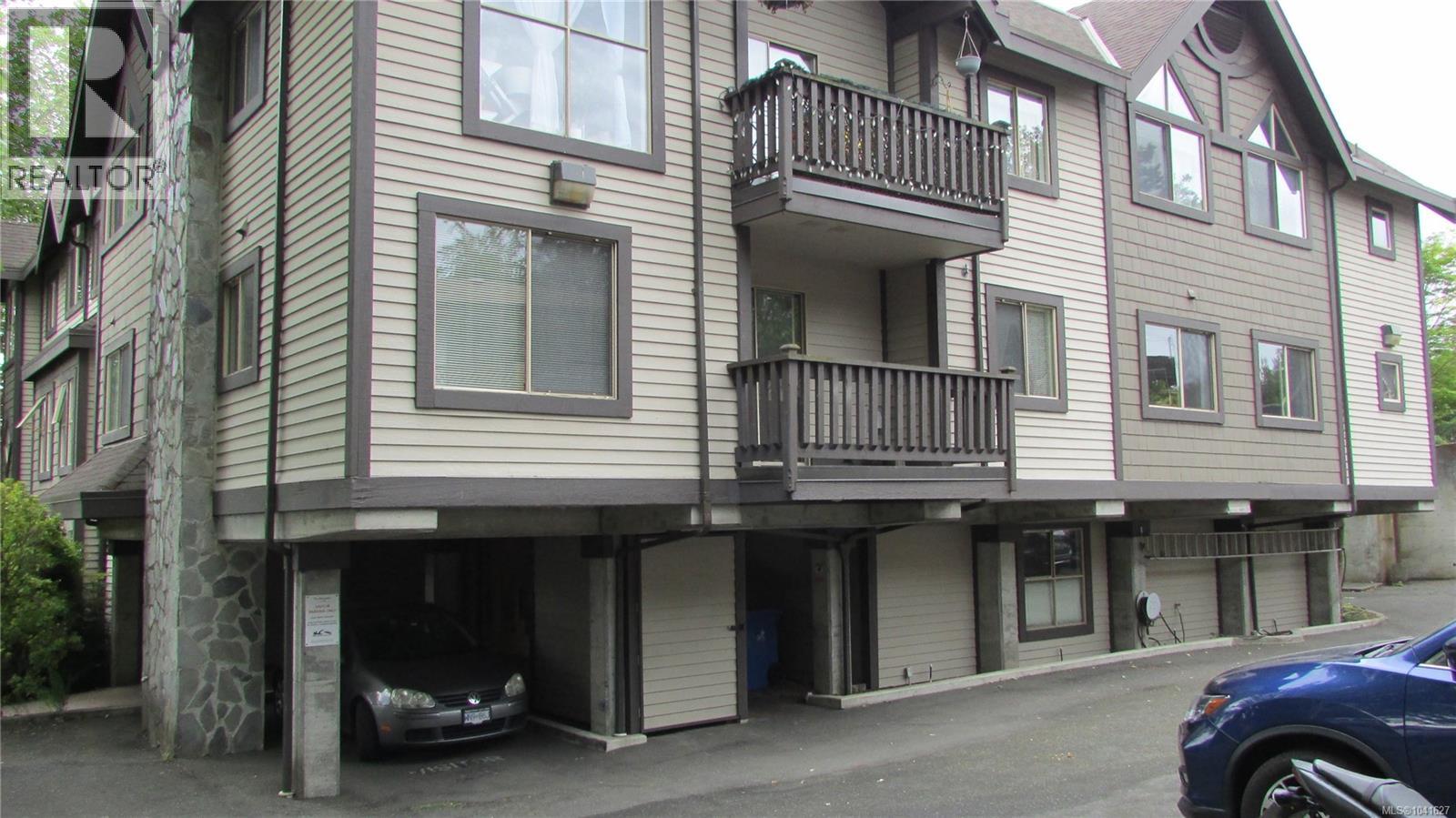 #302 108 Gorge Rd W - 2