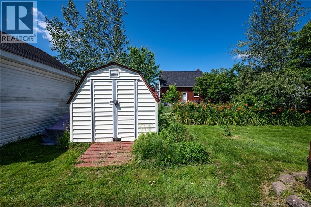 98 Maple Street - 12