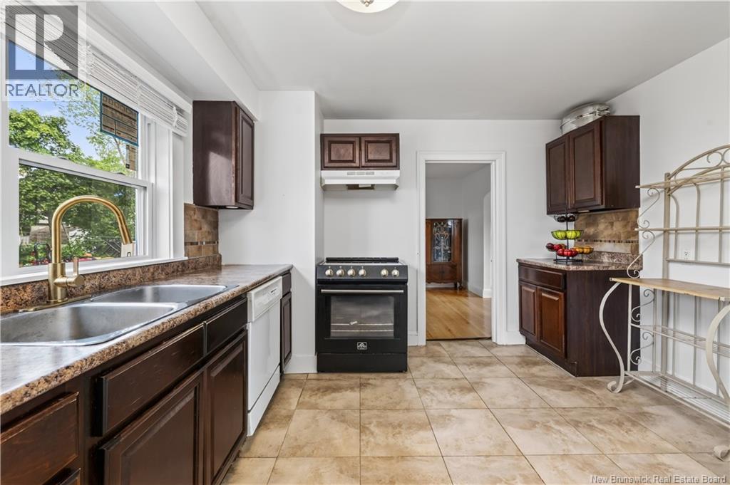98 Maple Street - 27