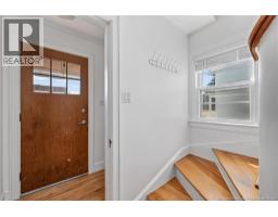 98 Maple Street, photo 16