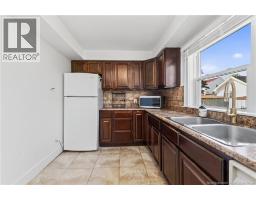 98 Maple Street, photo 22