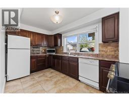 98 Maple Street, photo 23