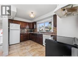 98 Maple Street, photo 24