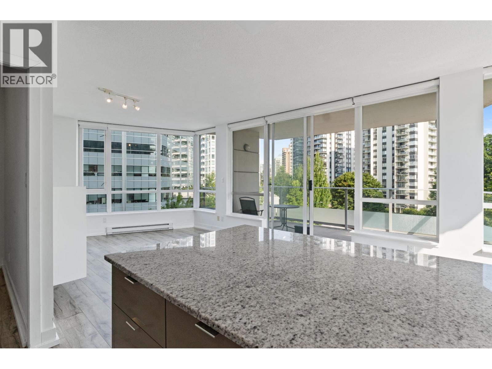 2 Bed, 2 Bath Apartment for Sale in Burnaby – 302 4808 HAZEL STREET, Burnaby – MLS# R3147812 - Image 10