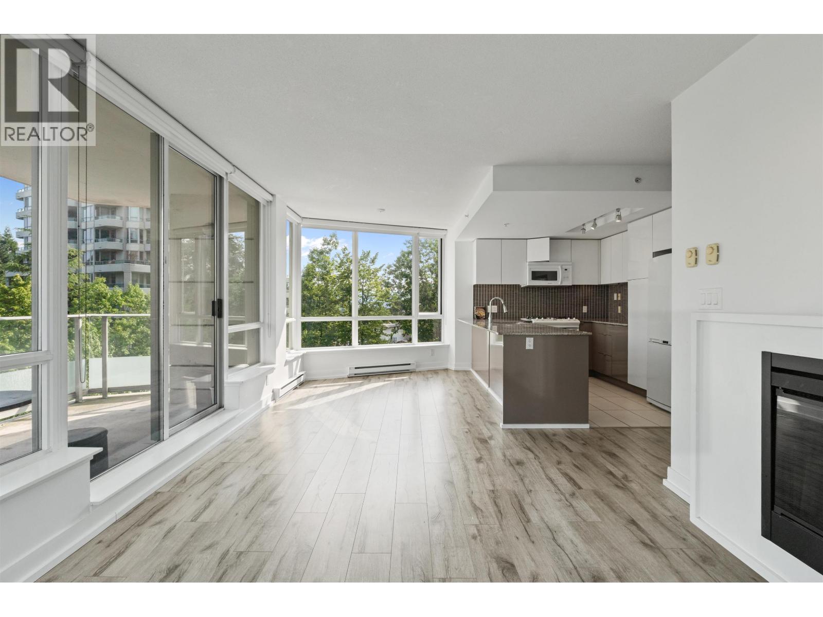 2 Bed, 2 Bath Apartment for Sale in Burnaby – 302 4808 HAZEL STREET, Burnaby – MLS# R3147812 - Image 2