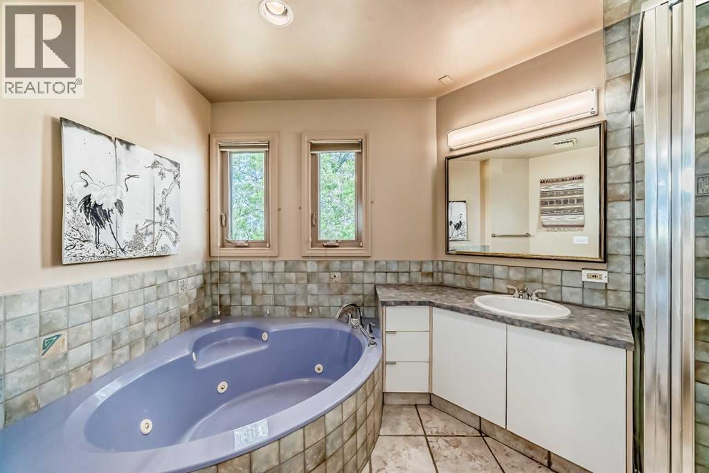 2518 21 Street SW - 35