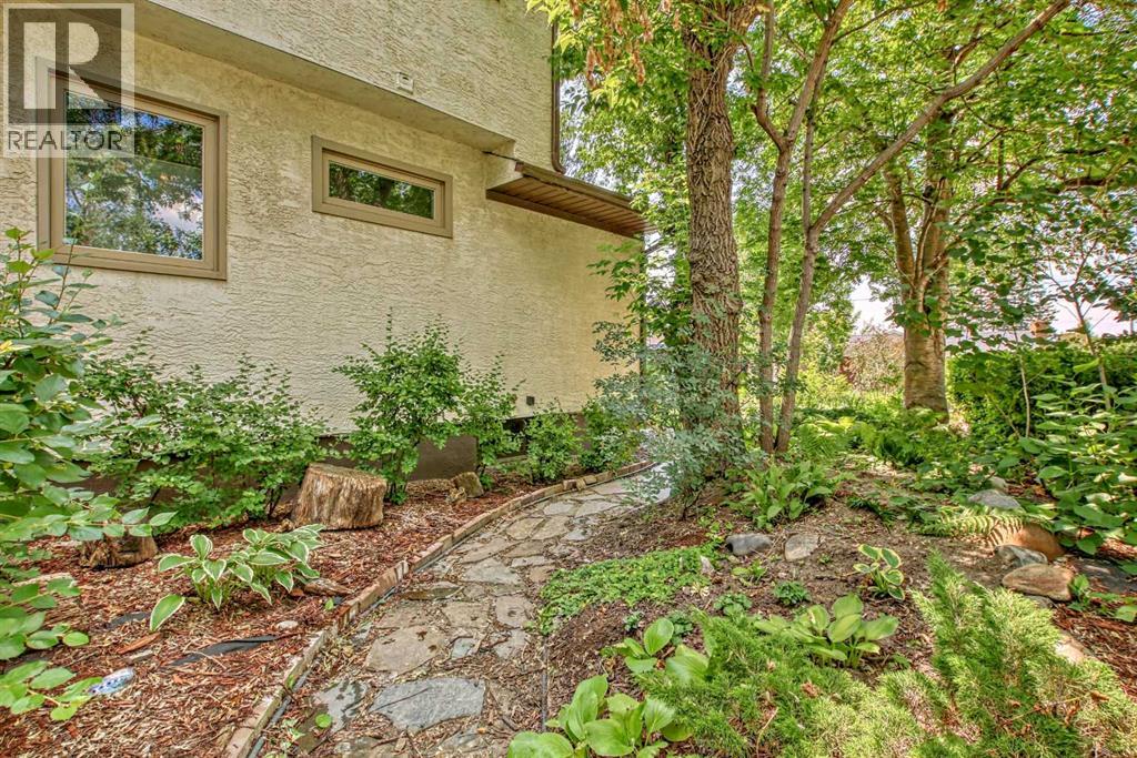 2518 21 Street SW - 47