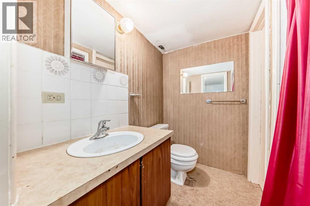 2518 21 Street SW - 38