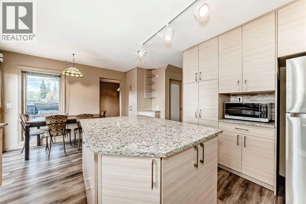 2518 21 Street SW - 11