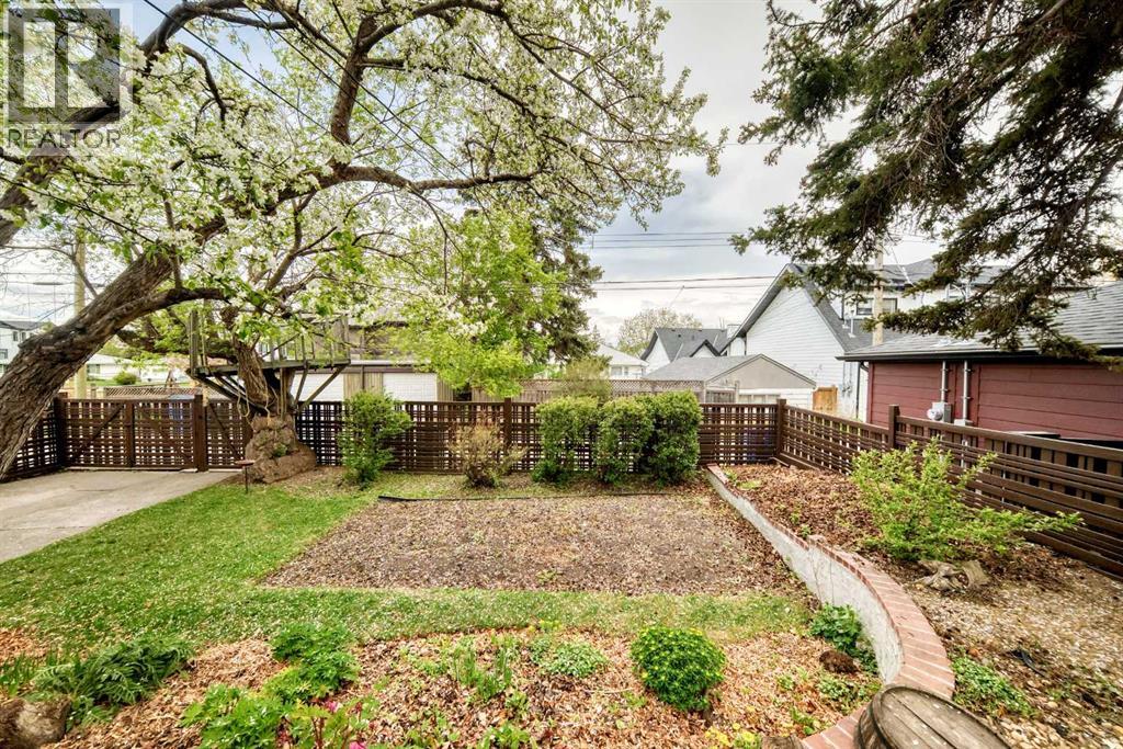 2518 21 Street SW - 44