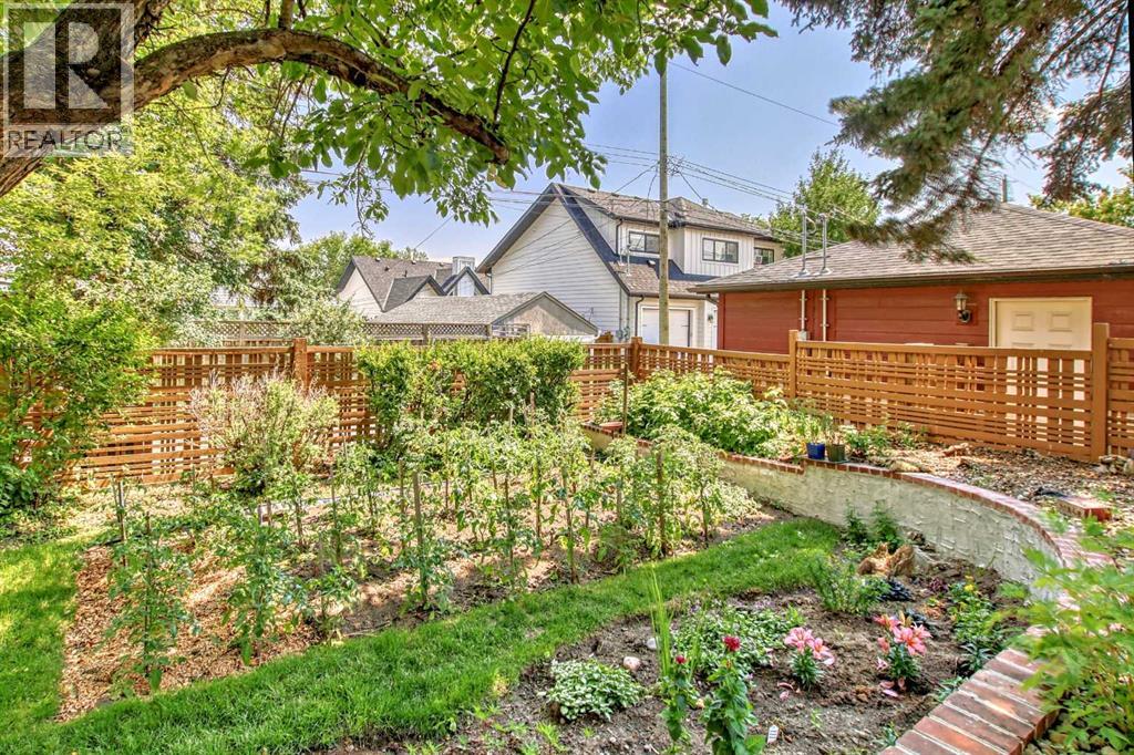 2518 21 Street SW - 40
