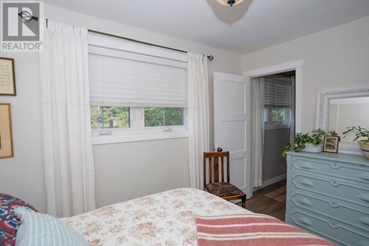 2060 Glenoah AVE - 19