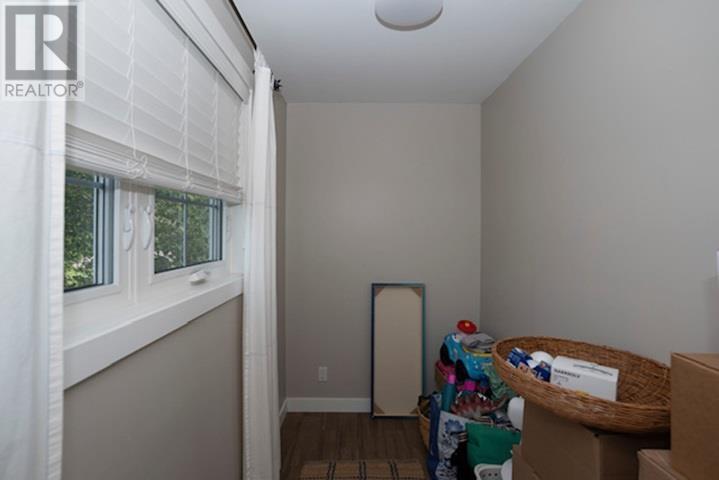 2060 Glenoah AVE - 20