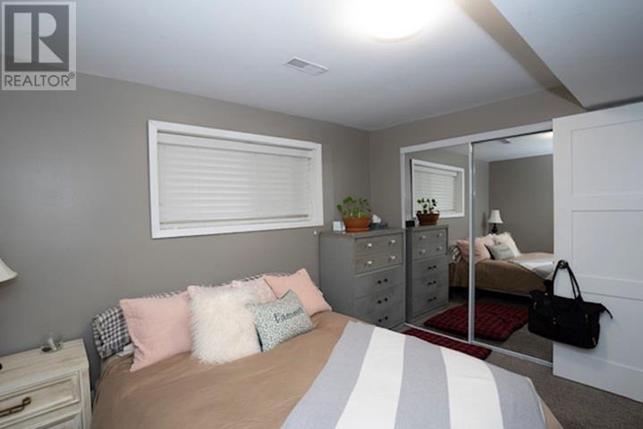 2060 Glenoah AVE - 24