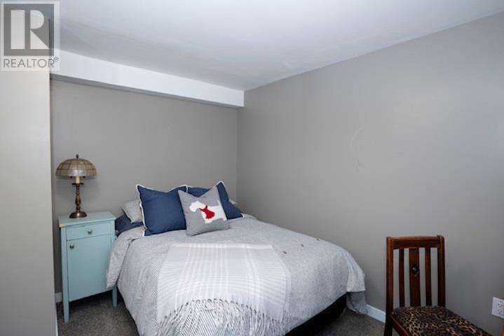 2060 Glenoah AVE - 25