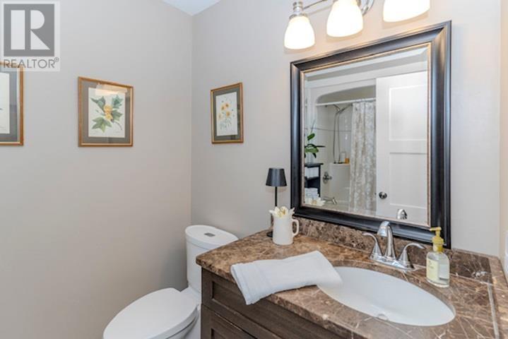 2060 Glenoah AVE - 28
