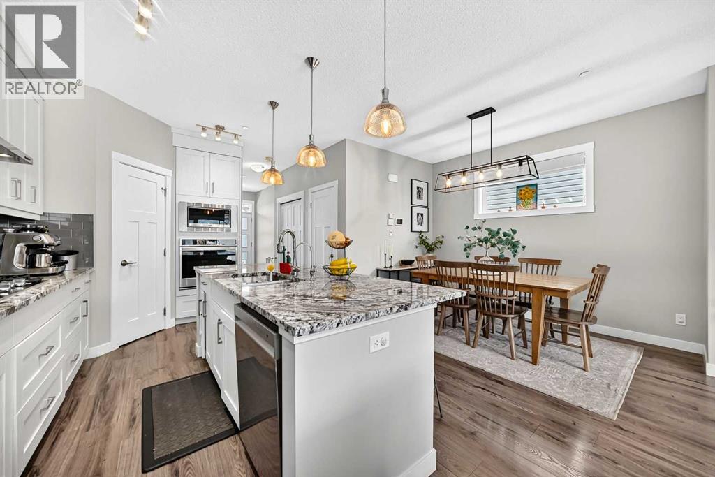 905 Livingston Way NE - 3