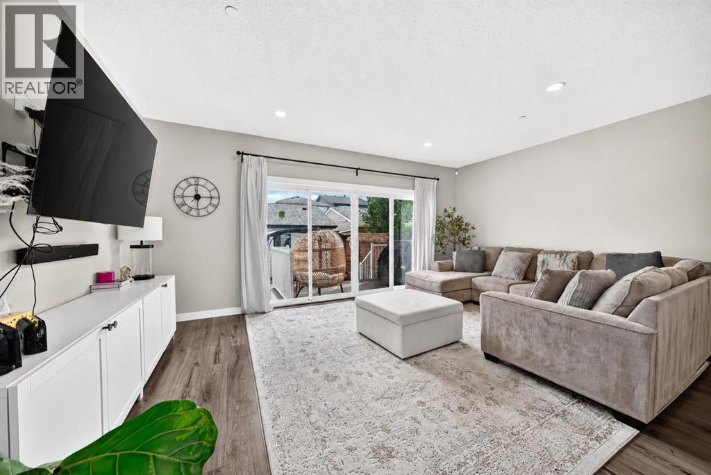 905 Livingston Way NE - 6