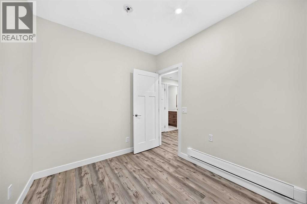 905 Livingston Way NE - 36