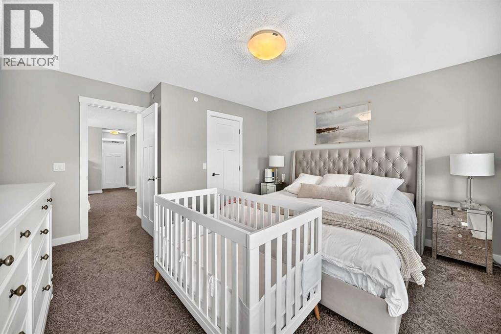 905 Livingston Way NE - 12