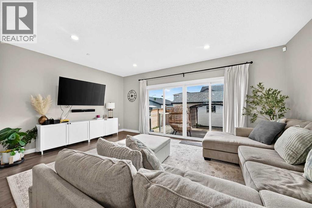 905 Livingston Way NE - 4