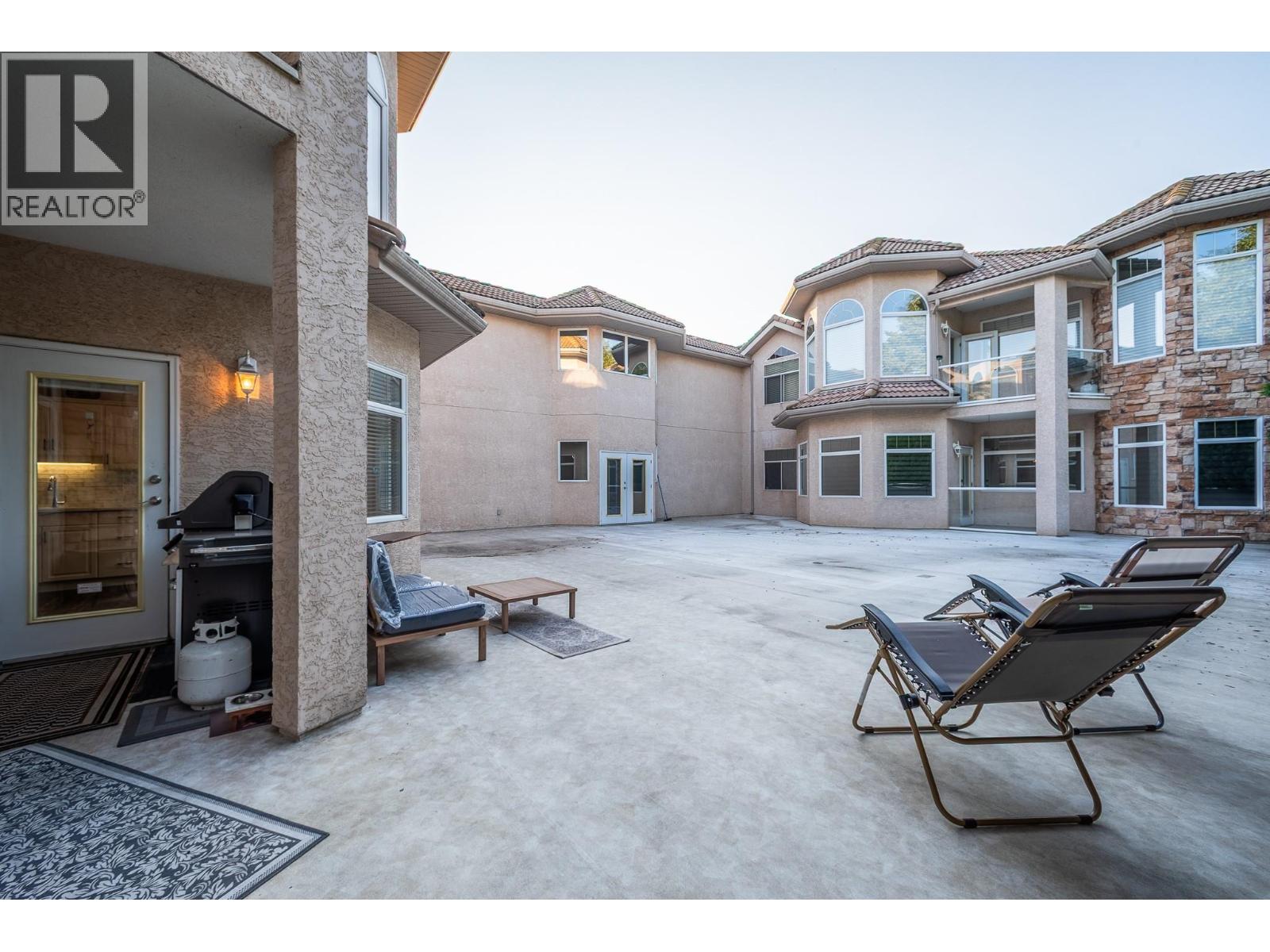 #206 634 Lequime Road - 33