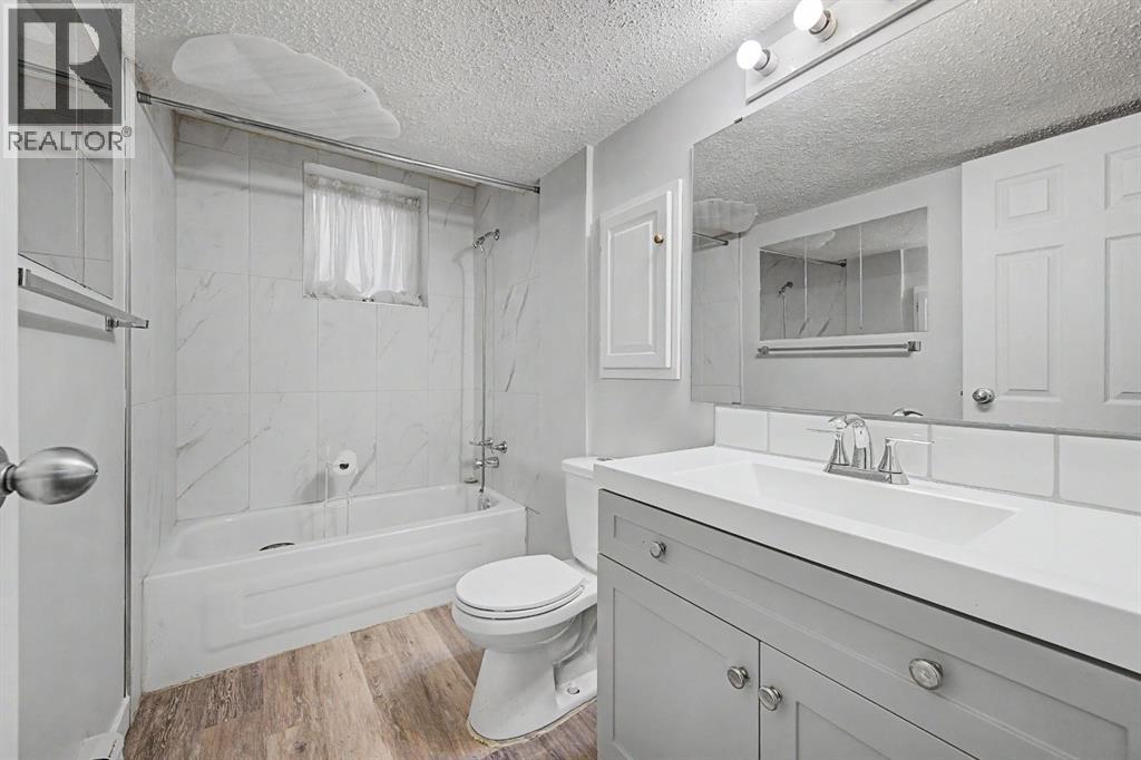 4004 79 Street NW - 27