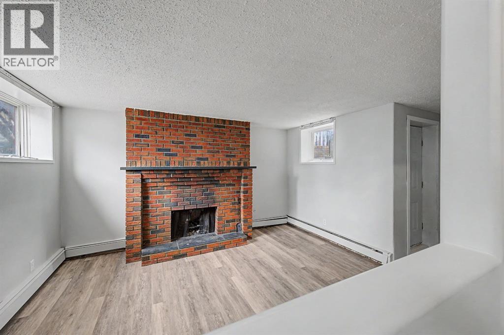 4004 79 Street NW - 23