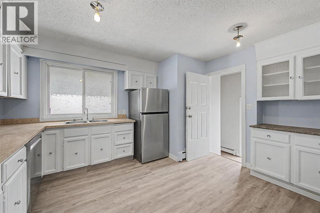 4004 79 Street NW - 3