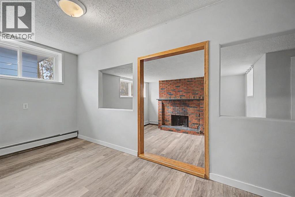 4004 79 Street NW - 22