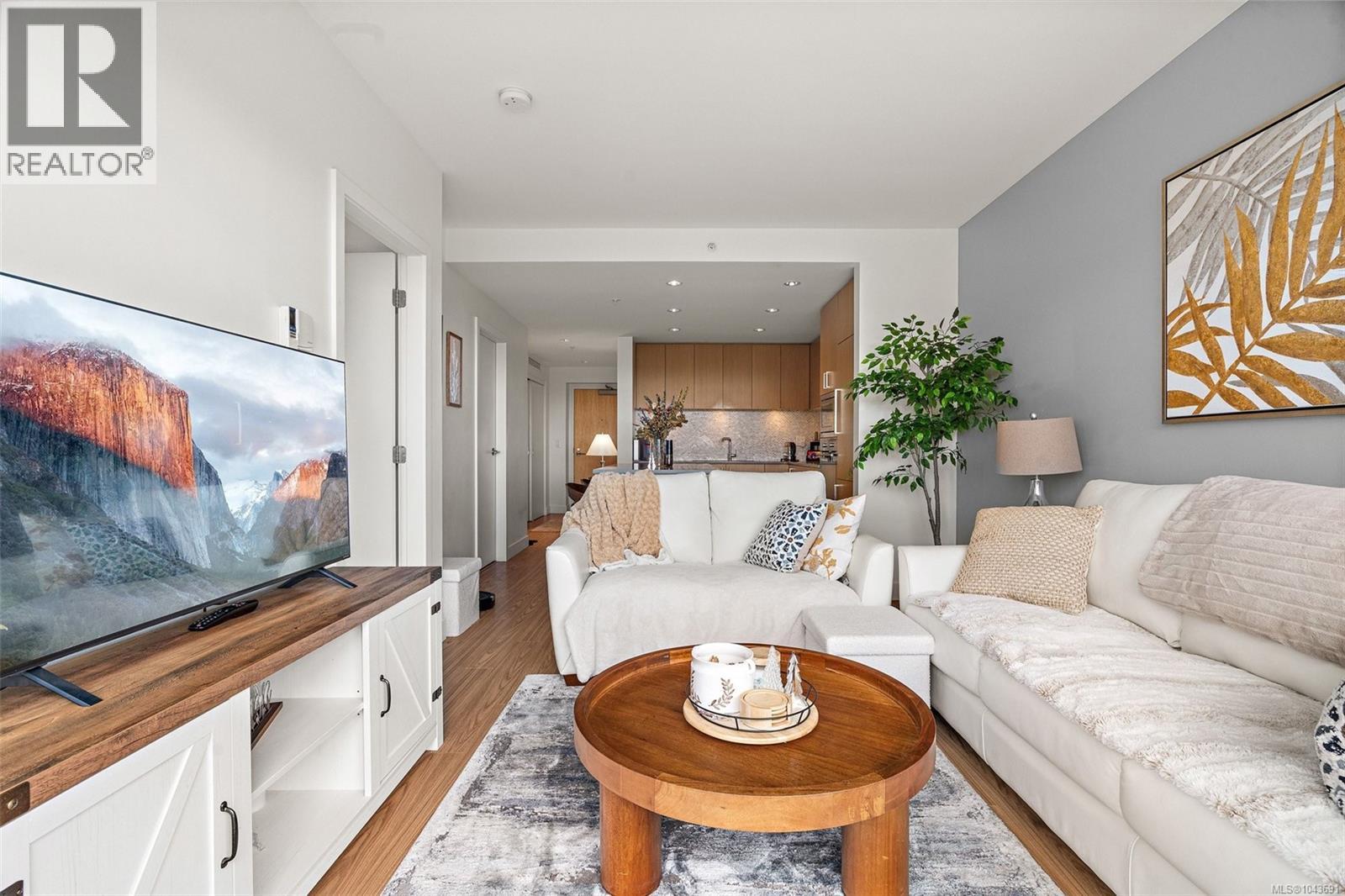 #808 838 Broughton St - 11