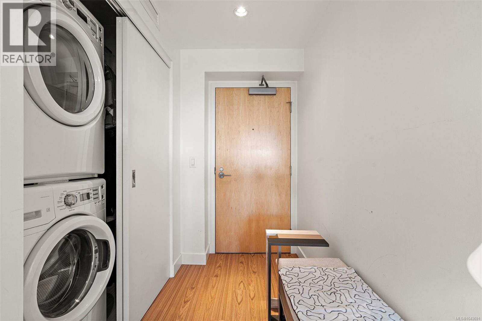 #808 838 Broughton St - 21