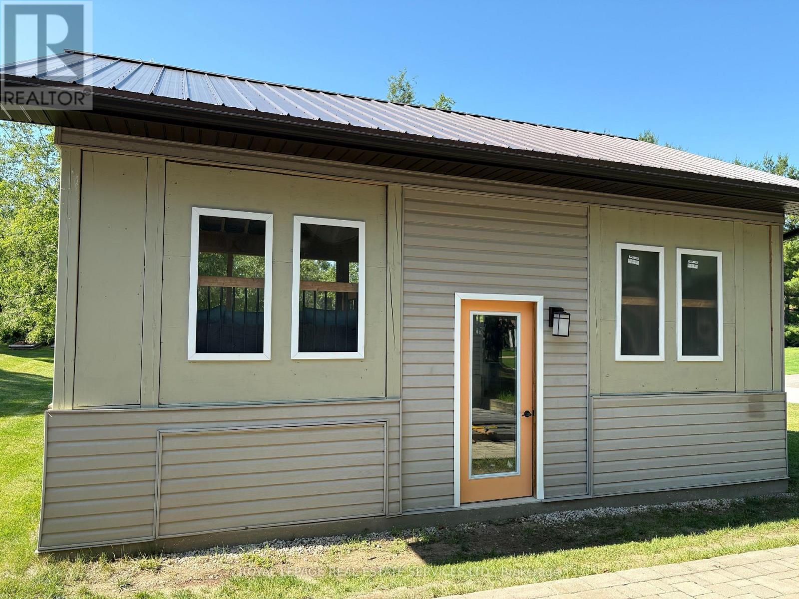 2 ALEXANDRA LANE - 41