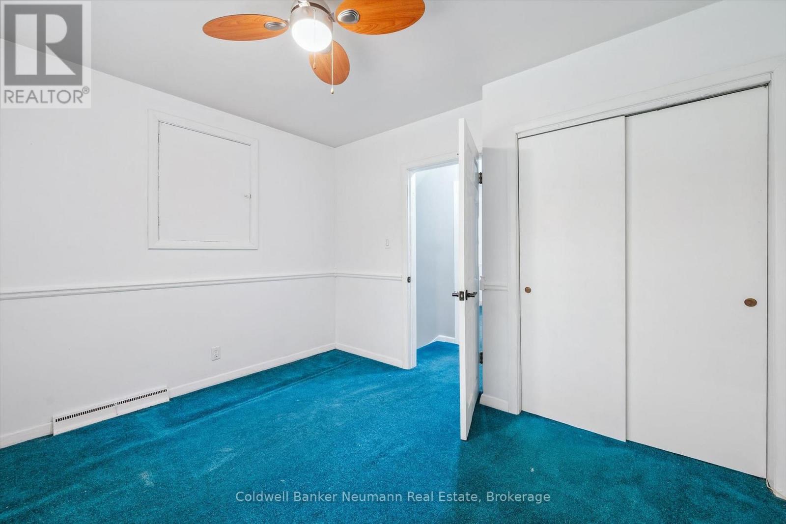 195 VICTORIA ROAD N - 22