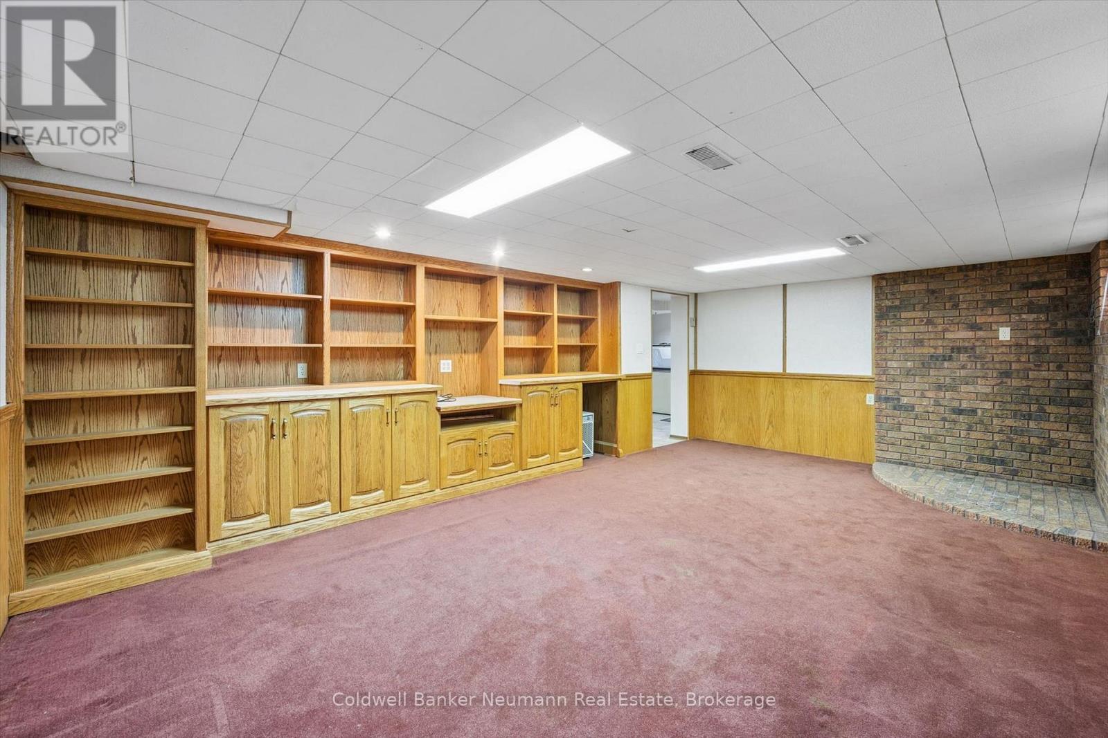 195 VICTORIA ROAD N - 30