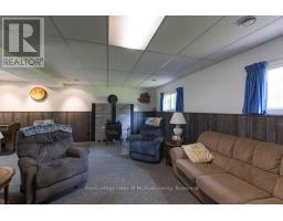 950 Muskoka #3 Road N, Huntsville, ON P1H1E2 Photo 19