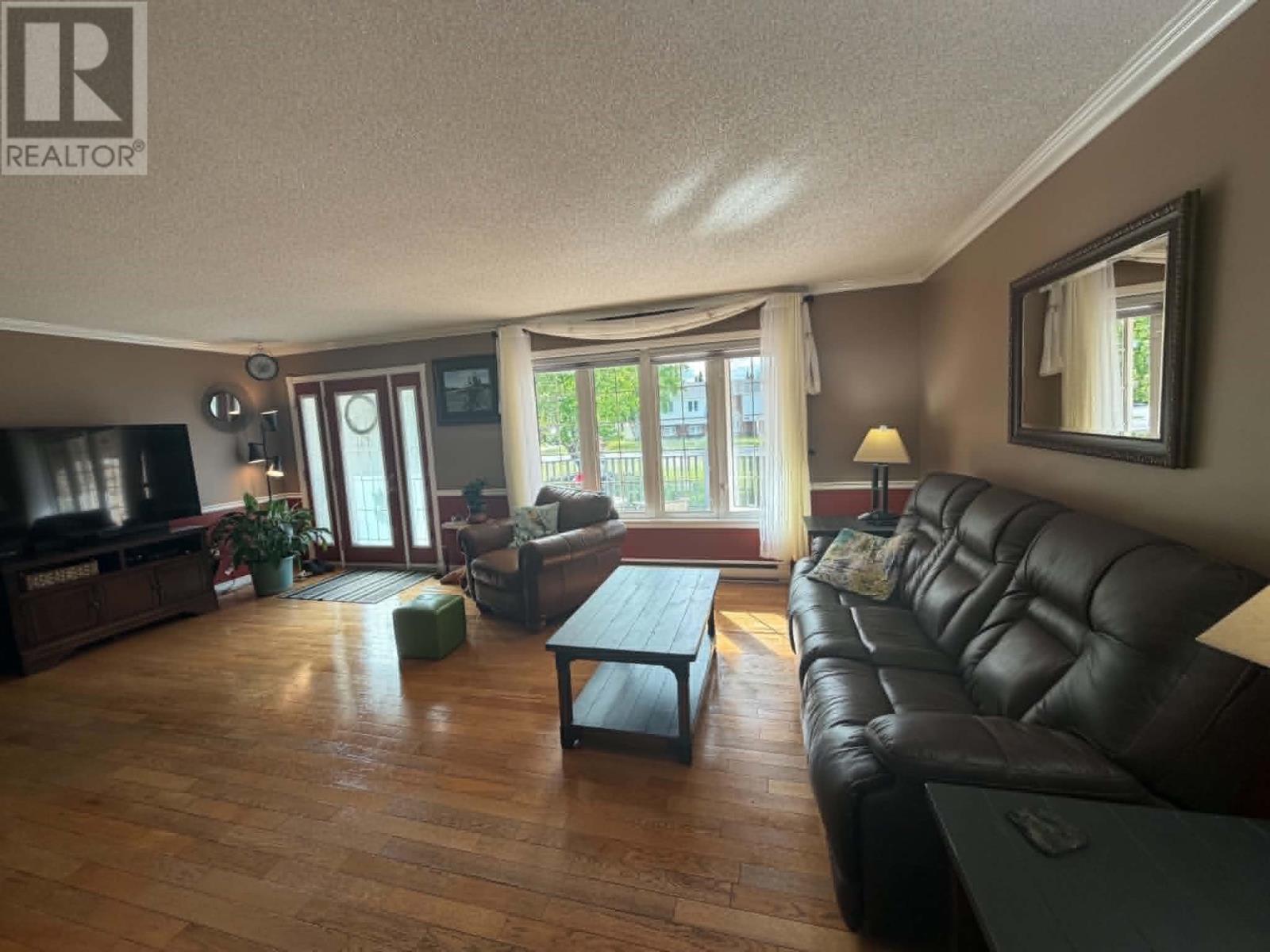 10 Mealey Mountain Road - Image 3