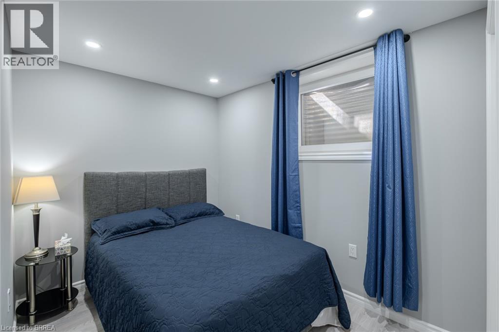 87 GRANDVILLE Circle - 34