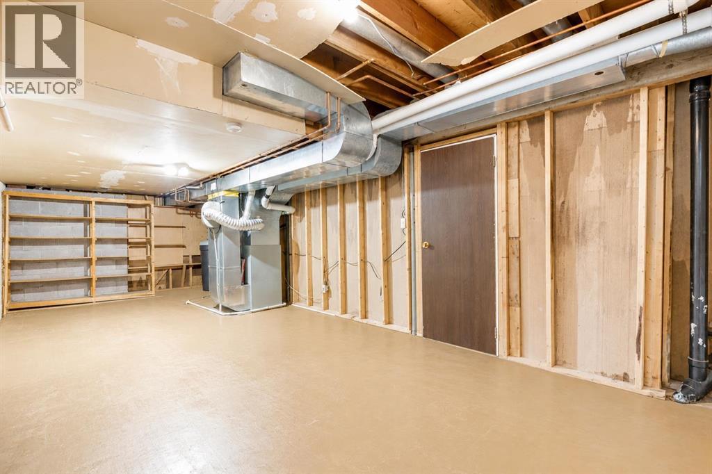 44 Cunliffe Crescent SE - 25