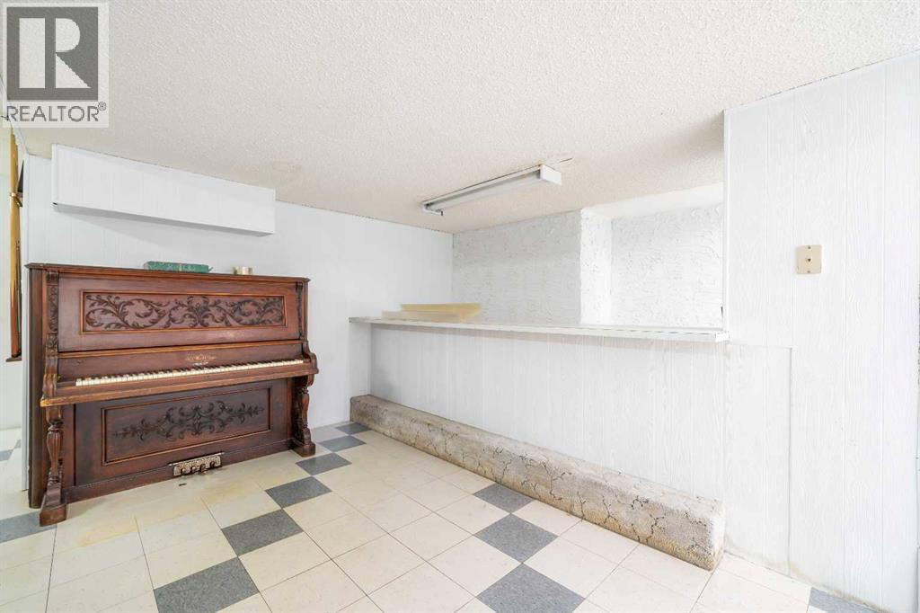 44 Cunliffe Crescent SE - Image 21