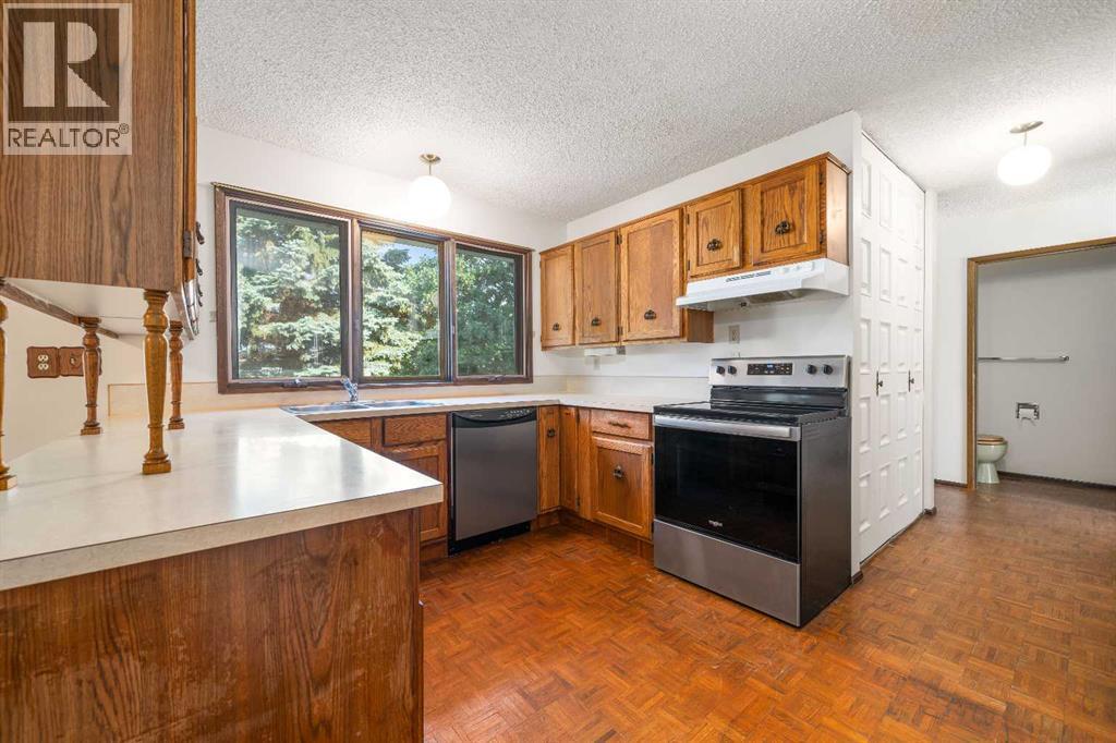 44 Cunliffe Crescent SE - 13