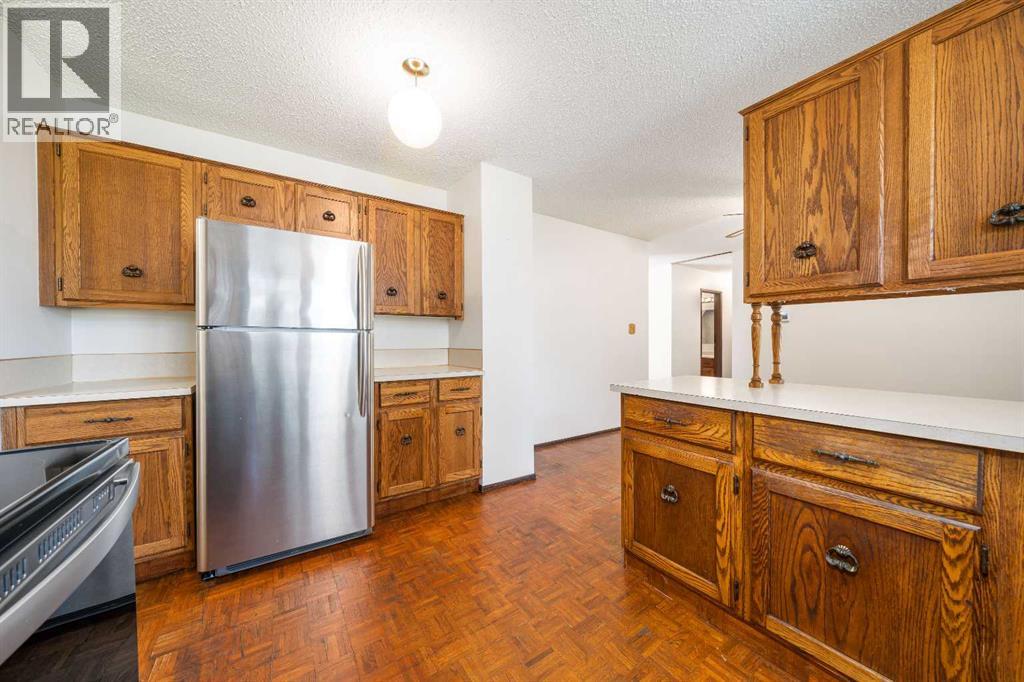 44 Cunliffe Crescent SE - 14