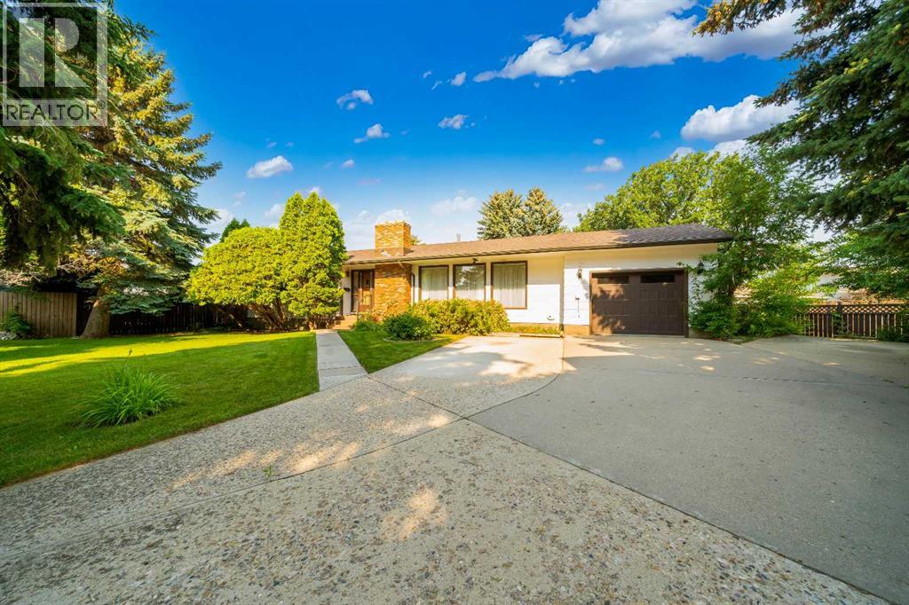 44 Cunliffe Crescent SE - Image 3