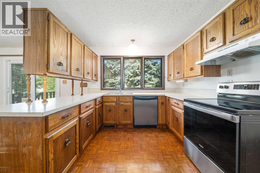 44 Cunliffe Crescent SE - 15