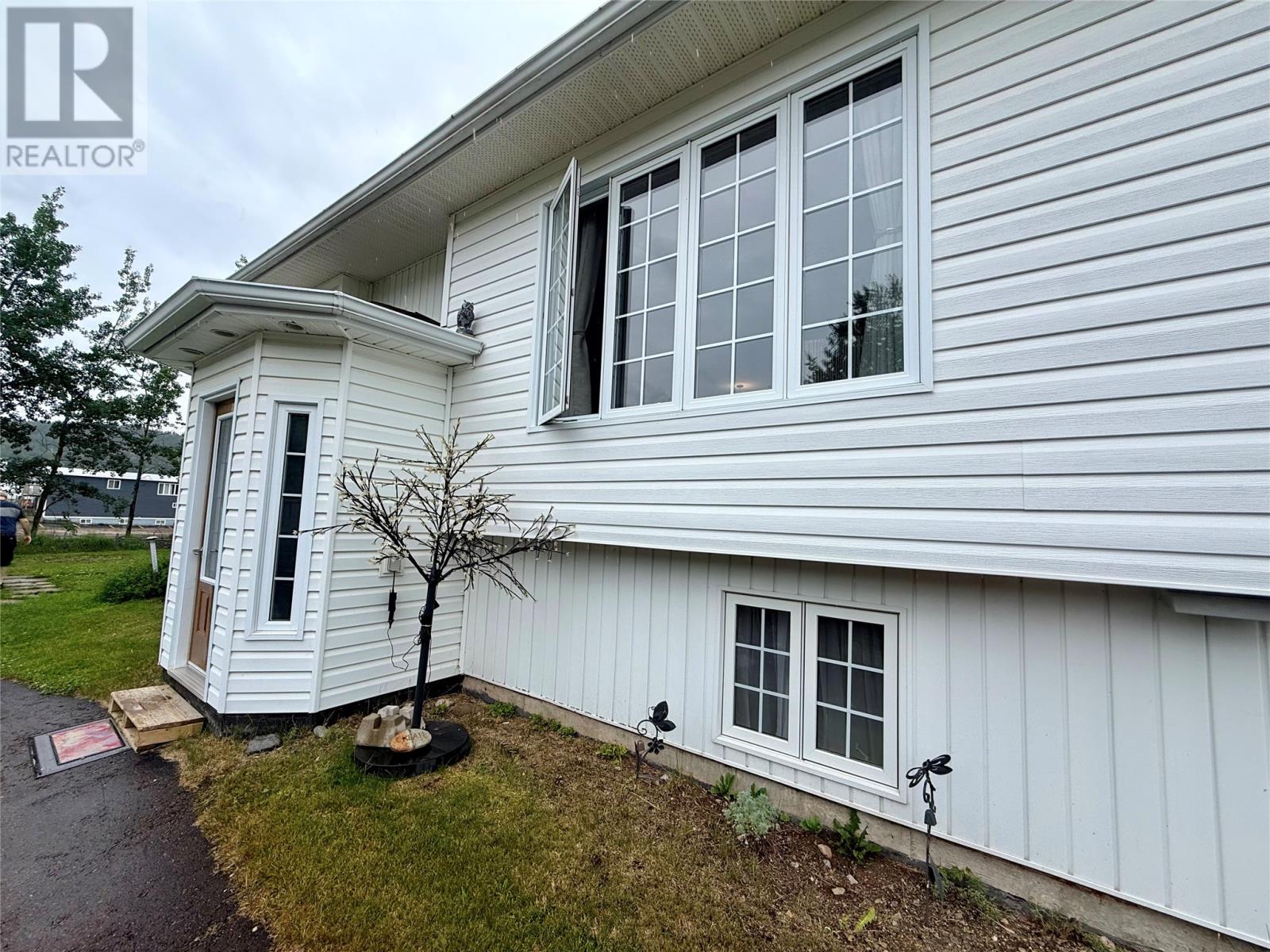 8 Normores Lane - Image 6