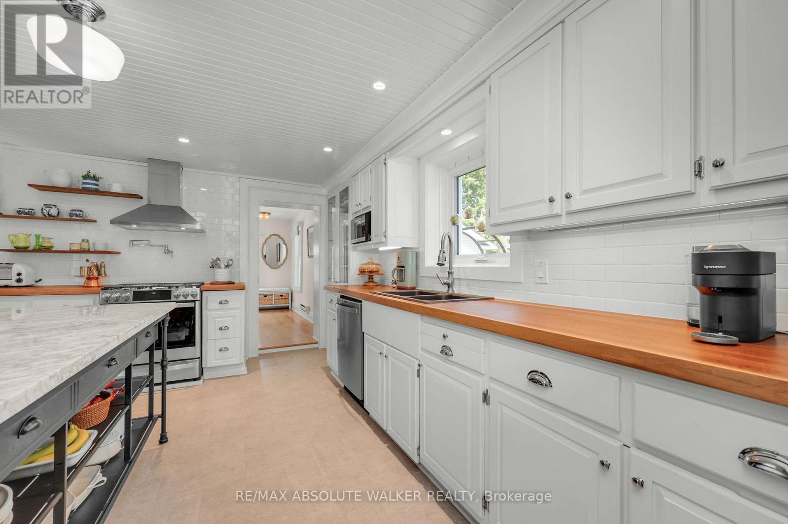 652 HENRY STREET W - 12