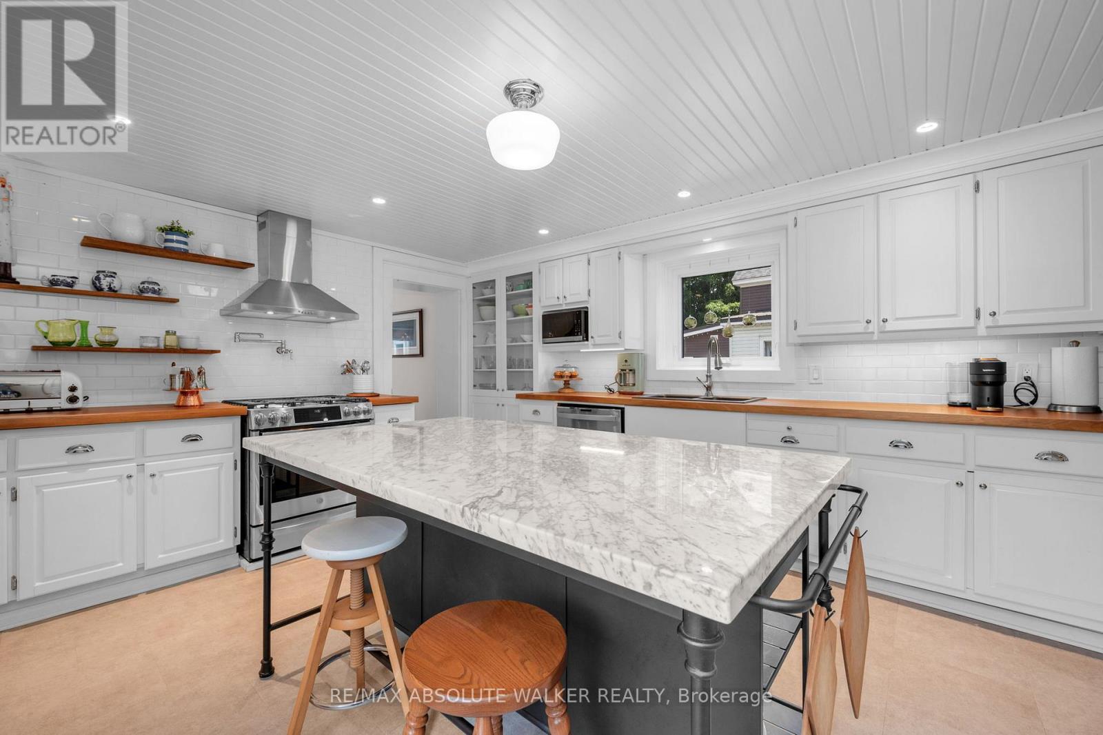 652 HENRY STREET W - 14