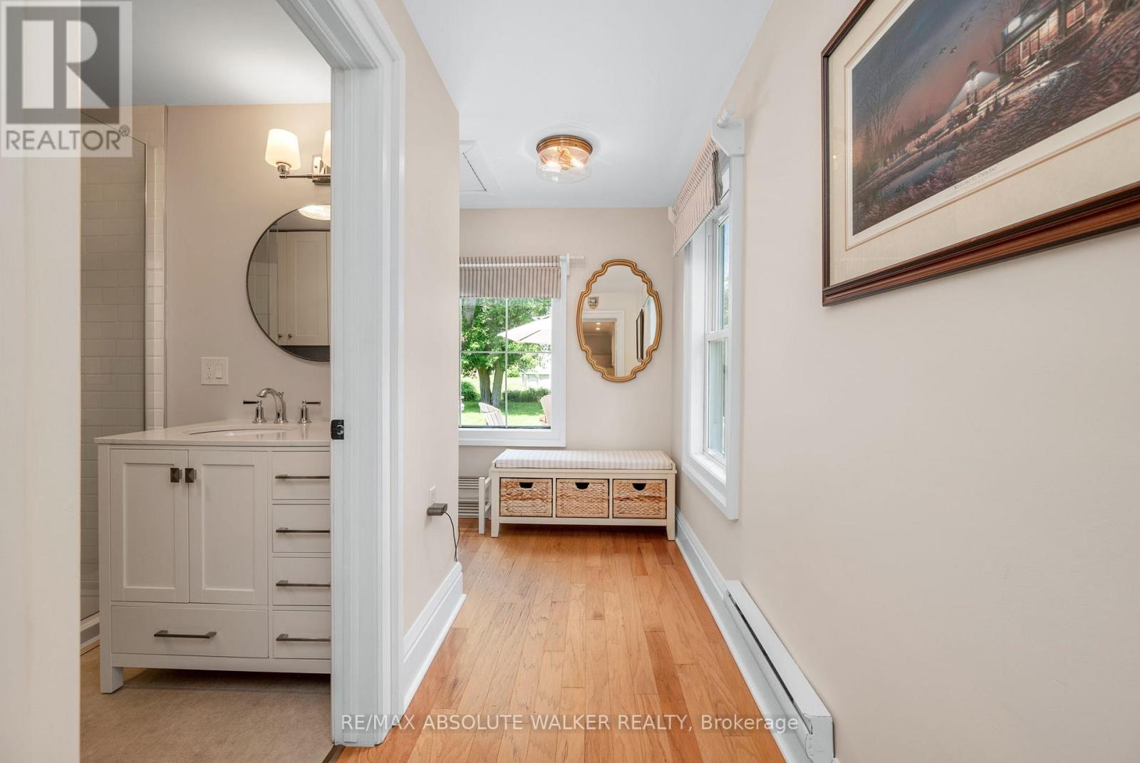 652 HENRY STREET W - 17