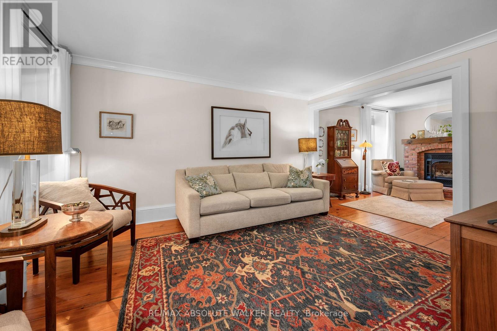 652 HENRY STREET W - 4