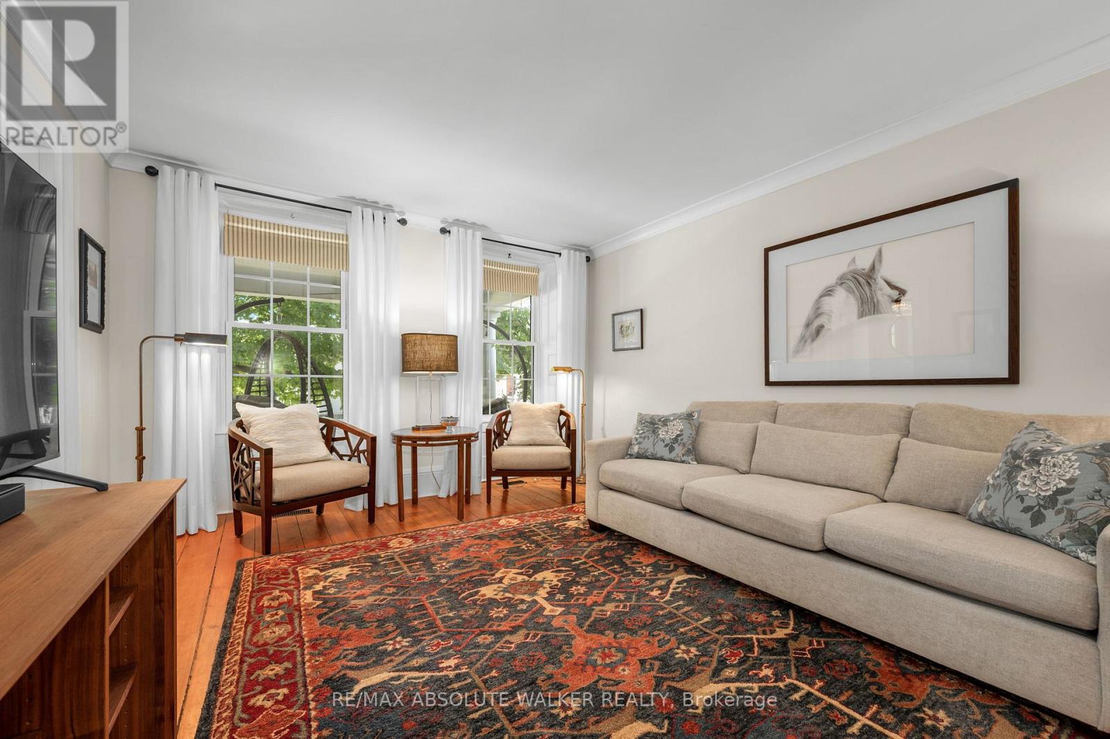 652 HENRY STREET W - 5